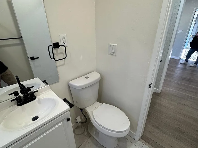 3467 W Florence Ave #4 — Photo 18