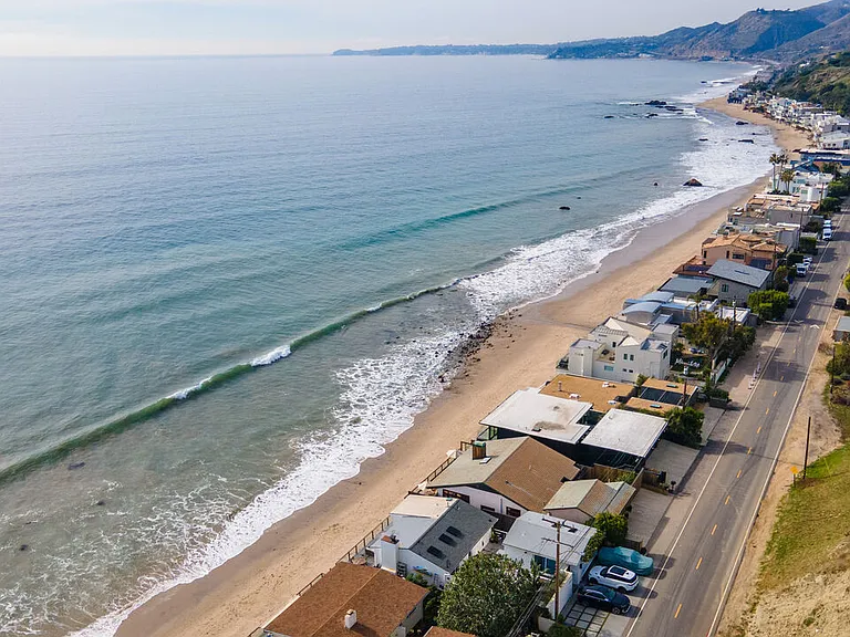 24542 Malibu Rd — Photo 21