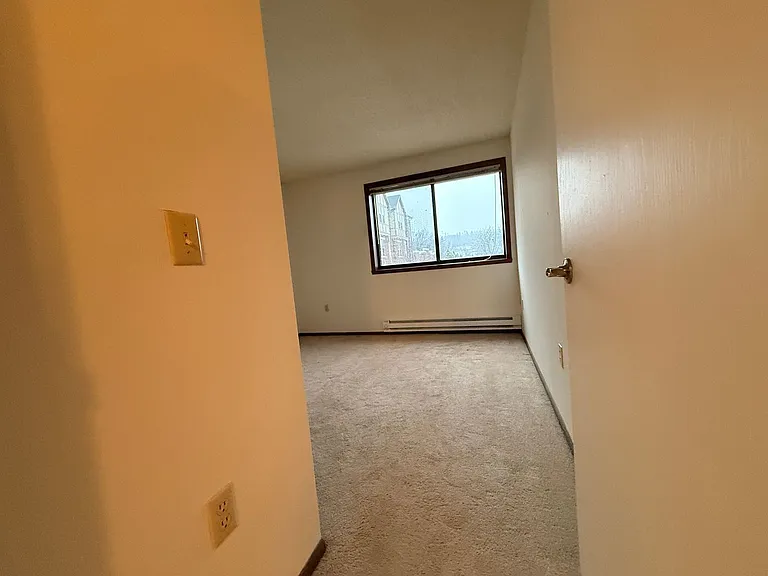 Wingra West Apartments — Photo 11