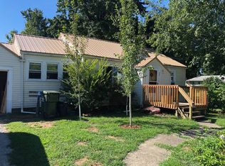 105 W Chaplin St, Robinson, IL 62454