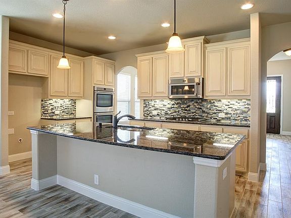 4th image of 1714 De Berry Ln