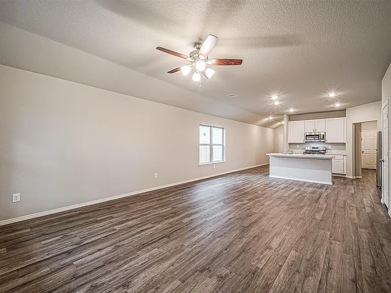 1903 Brushy Cedar Dr — Photo 8
