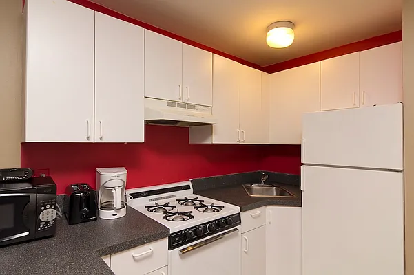 Rented by I Stay NY LLC | media 14