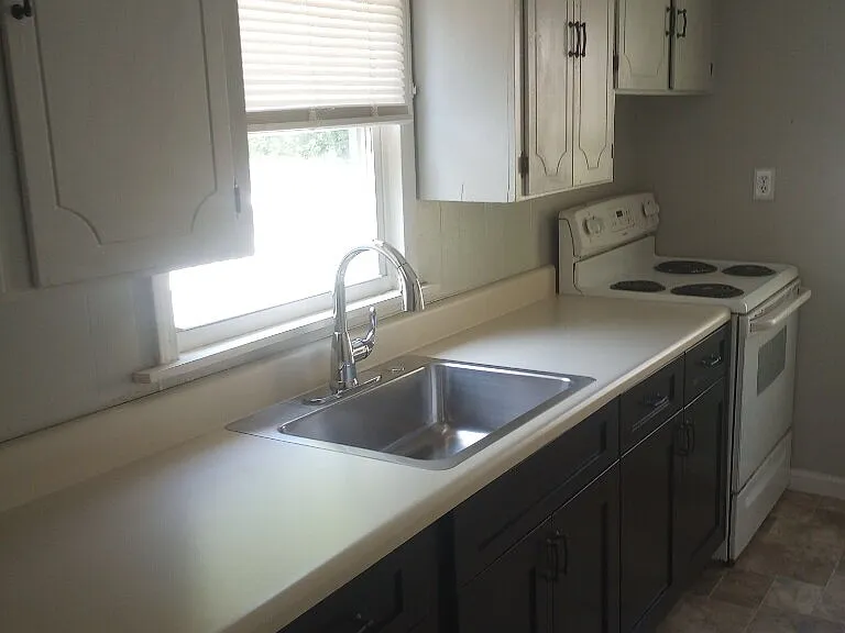 55 Oak St — Photo 5
