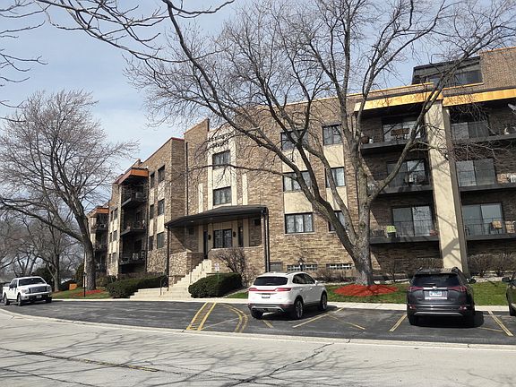 2nd image of 7100 W 95th St APT 308