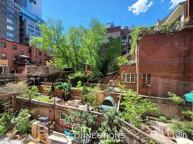1st image of 2 Charlton St #2B