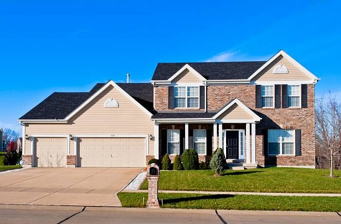 1.5 Story w/3 car garage