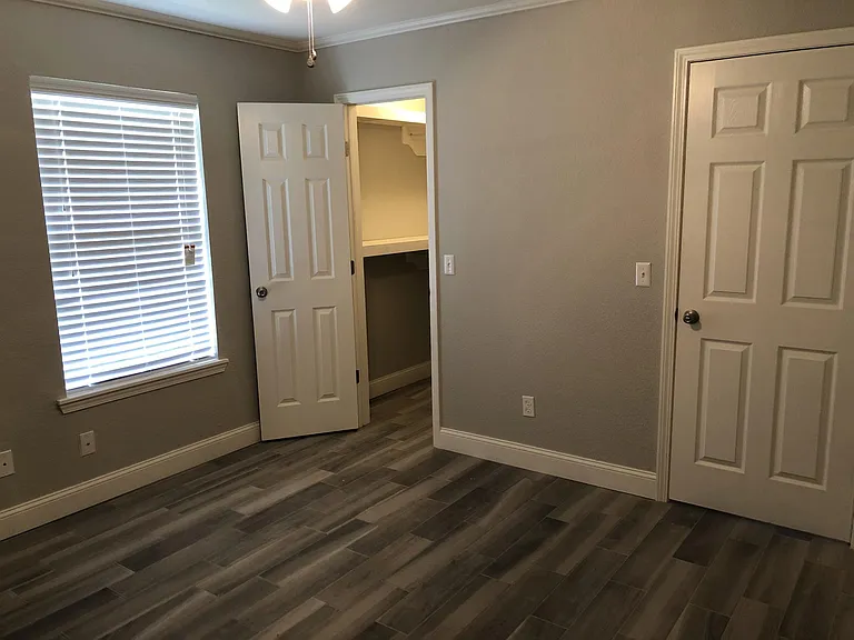 823 Hardy Springs Cir #A — Photo 1