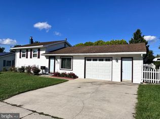 1004 Lakewood Dr, Harrisburg, PA 17109