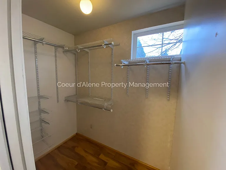 1827 E 12th Ave — Photo 13