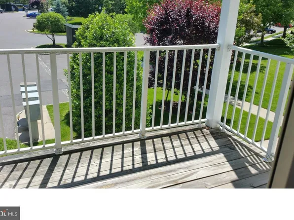 321 Walden Cir, Robbinsville, NJ 08691