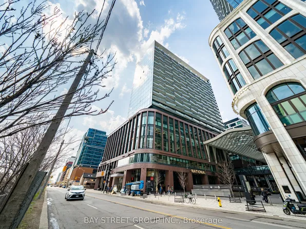480 Front St W #801, Toronto, ON M5V 0V5