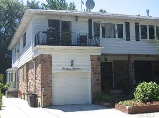 1418 Waters Edge Dr, Bayside, NY 11360