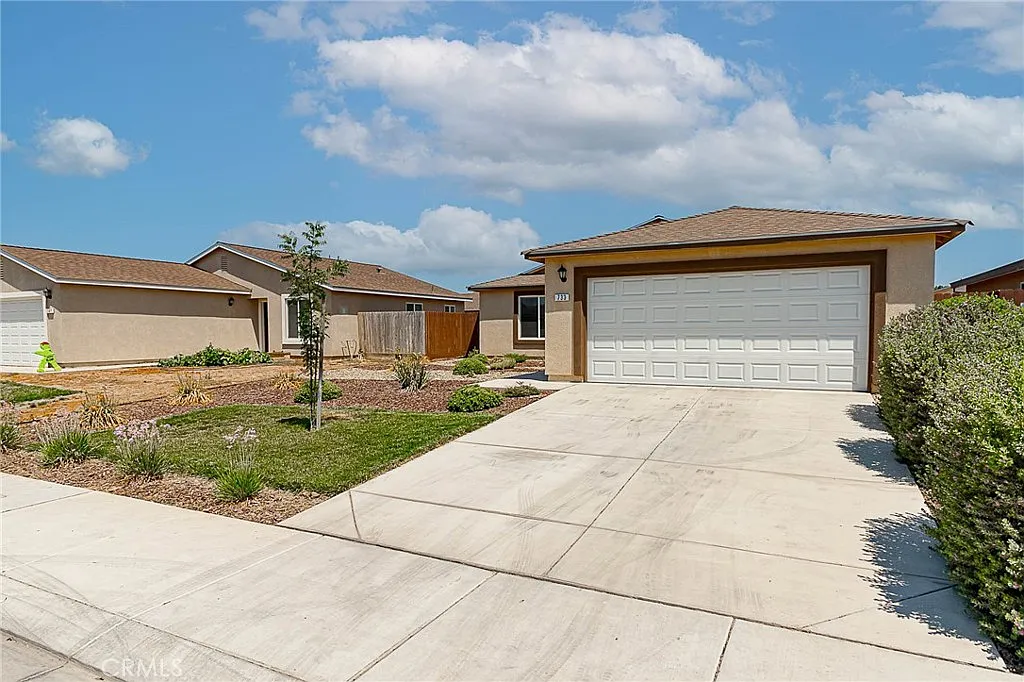 733 Brianne Ct photo 1