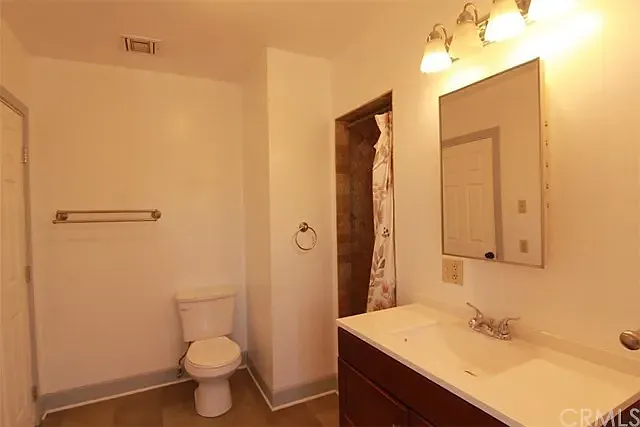 2622 Thomas St — Photo 14
