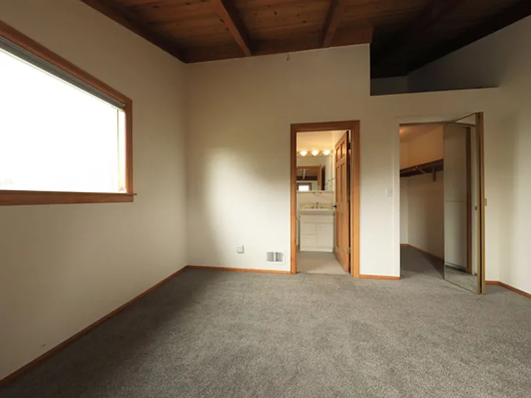 514 Ewing St — Photo 16