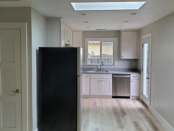 3rd image of 341 Stowell Ave
