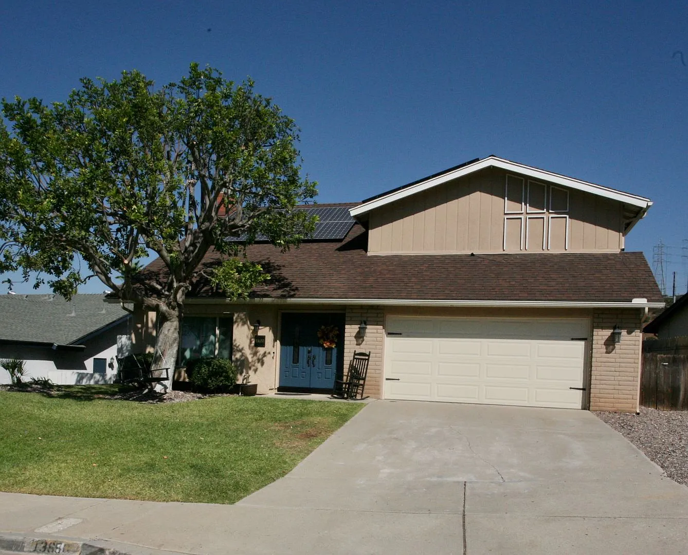 Available Now! 3br 2 1/2Ba in a Great Family Neighborhood — Photo 1