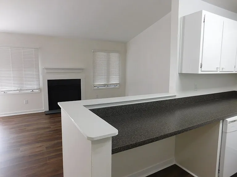 1555 College Way — Photo 9