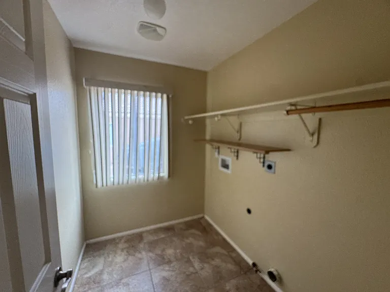 3411 Rosewood St — Photo 11