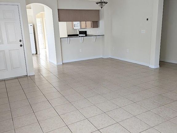 3rd image of 11758 Lynmoor Dr