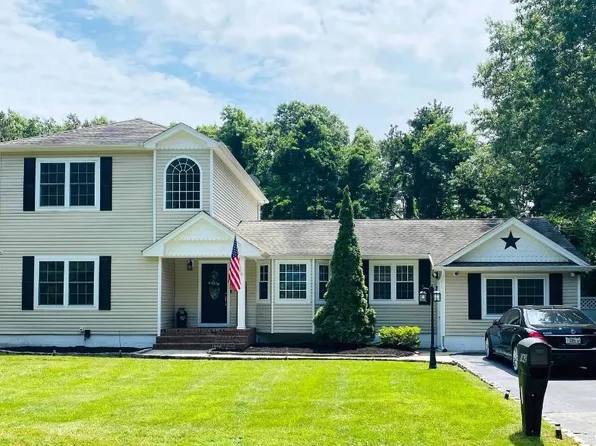 142 Southaven Avenue, Medford, NY 11763