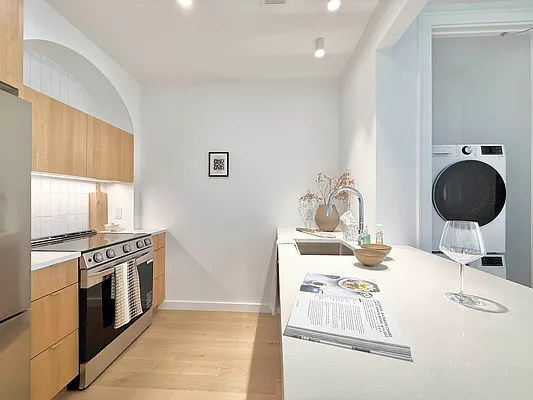 Rented by Watermark Capital Management LLC | media 34