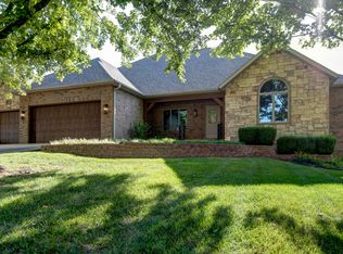 818 N Thornapple Ln, Springfield, MO 65802