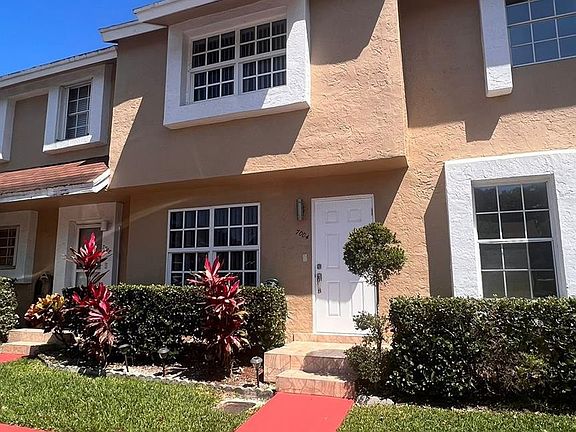 3rd image of 7004 Woodmont Avenue #7004