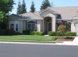 563 W Muncie Ave, Clovis, CA 93619