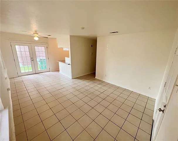 2 bed, 1.0 bath, 850 sqft, $1,300 — Photo 4