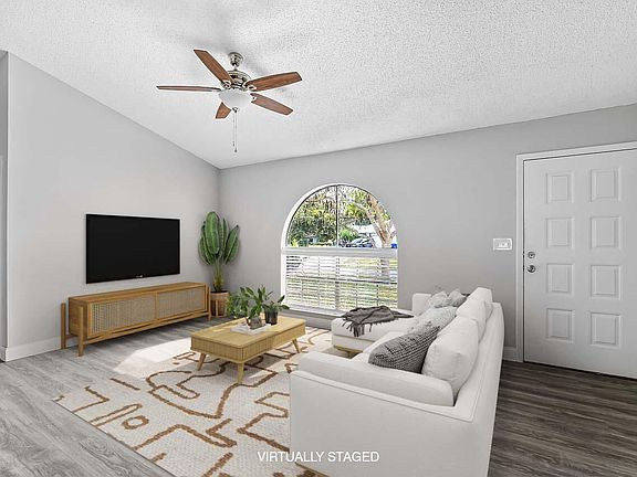 4th image of 914 Devon Avenue