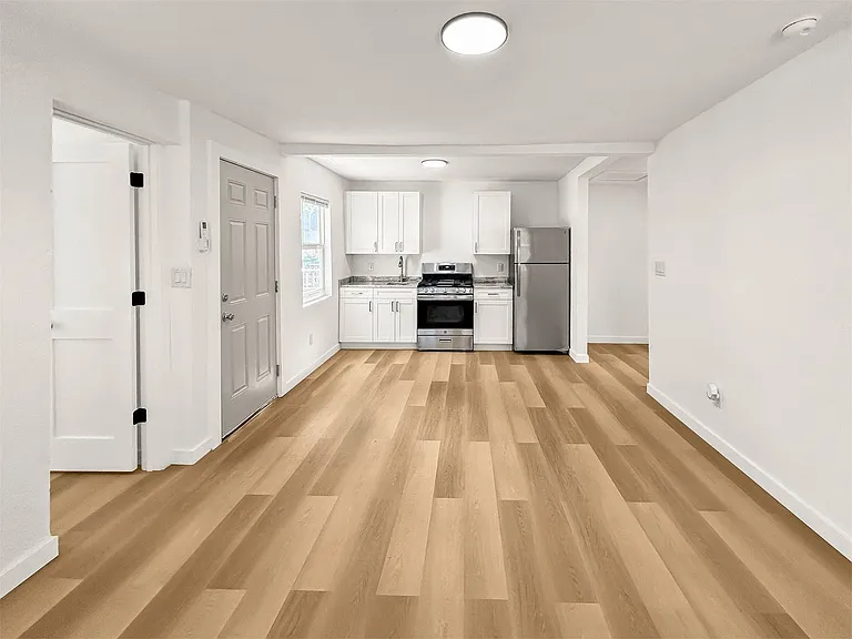 1538 S Martin Luther King Jr Ave — Photo 7