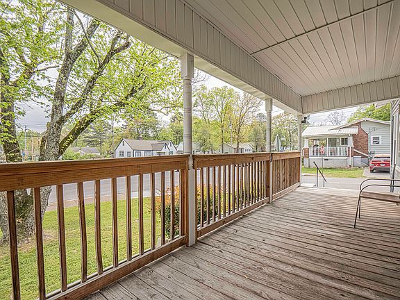 4th image of 21 S Moore Rd