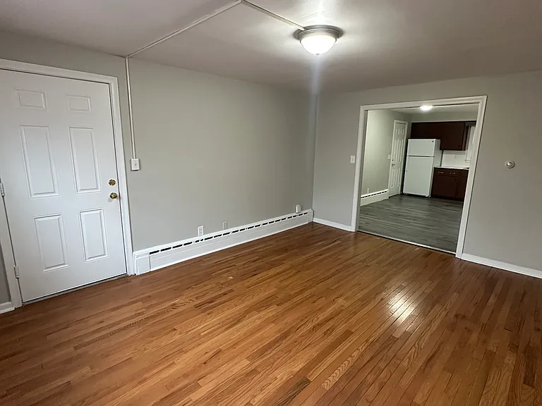 641 Newhall St #1R — Photo 8