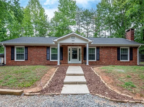 6404 Walnut Cove Rd, Walkertown, NC 27051