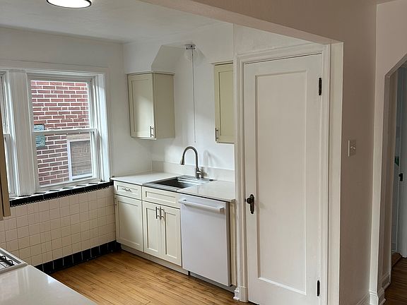 4th image of 3337A Watson Rd