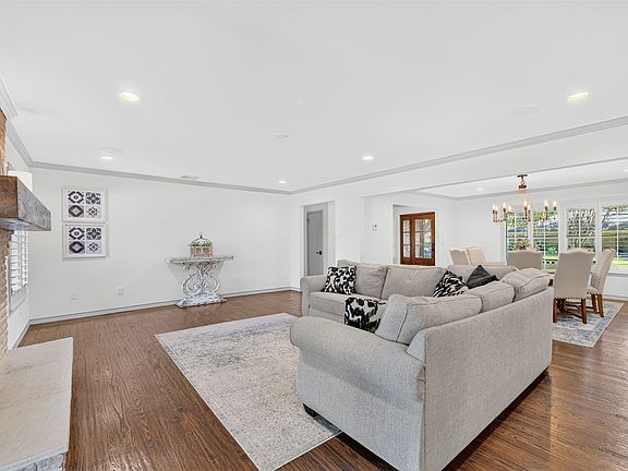 5th image of 13834 Tanglewood Dr
