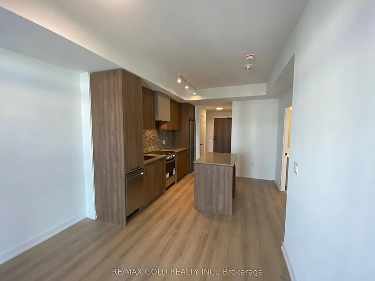 10 Lagerfeld Dr #301 — Photo 26