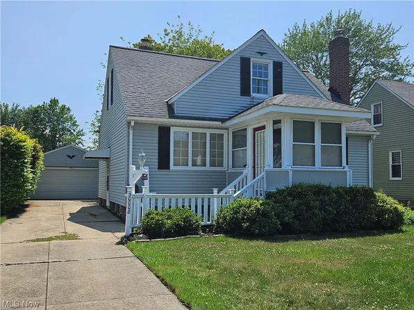 30008 Fern Dr, Eastlake, OH 44095