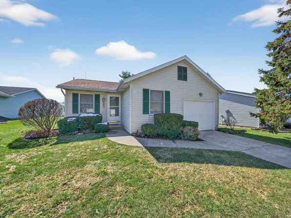 1978 Greenock St, South Bend, IN 46614