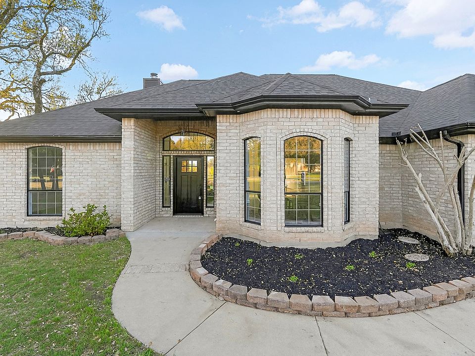 1st image of 136 Spring Meadow Ln