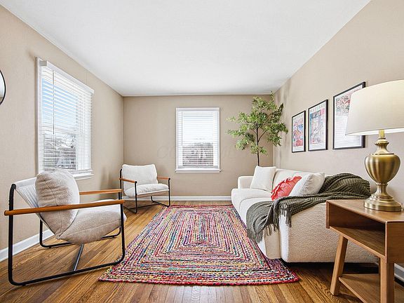 4th image of 1649 Rhoda Ave