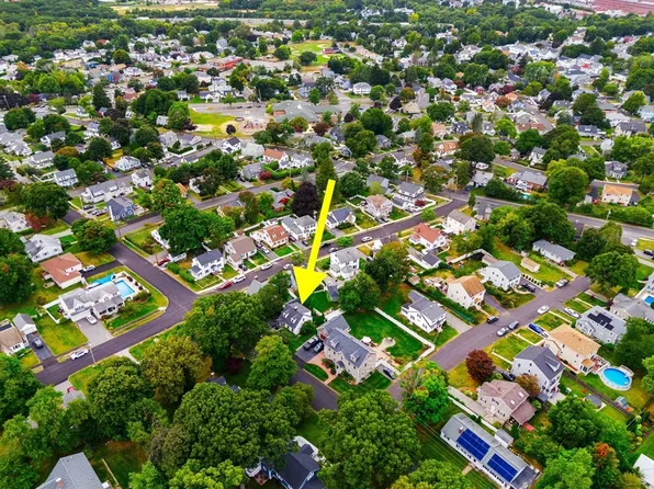 94 Lyman Rd, North Andover, MA 01845