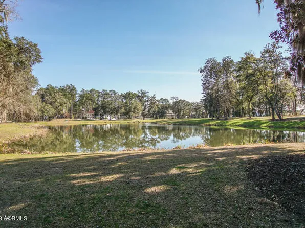 2 W Hvn, Beaufort, SC 29906