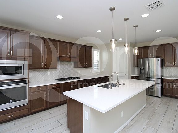 4th image of 274 E Honeysuckle Pl