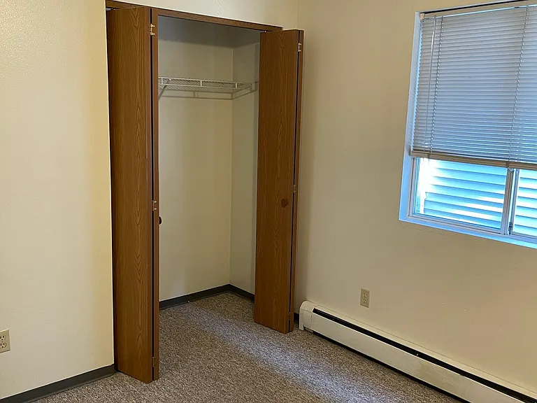 429 S Van Buren St #5 — Photo 9
