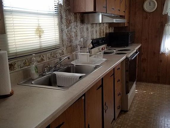 4th image of 104 Irma Ln #104