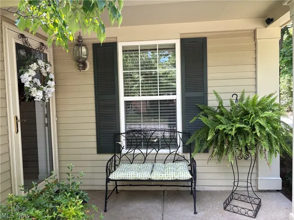 3162 Village Green Dr, Westlake, OH 44145