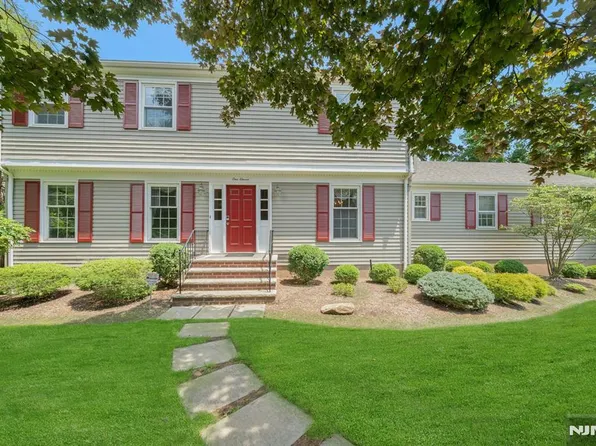 111 Dean St, Harrington Park, NJ 07640